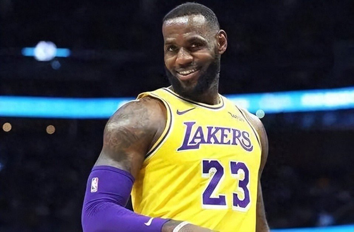 APP下载-詹姆斯3亿买下洛杉矶豪宅，每年要交多少物业费？说出来你可能不信|洛杉矶湖人队|nba|房产税|开支|湖人_新浪体育_新浪新闻